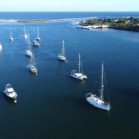 Stylish Townhouse In Centre, Shared Pool 度假居 塔维拉