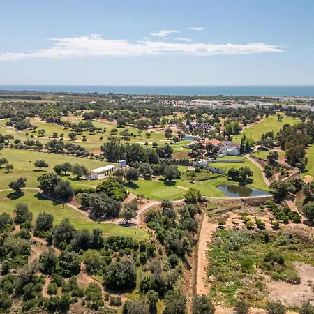 Σπίτι διακοπών Stylish Townhouse In Centre, Shared Pool