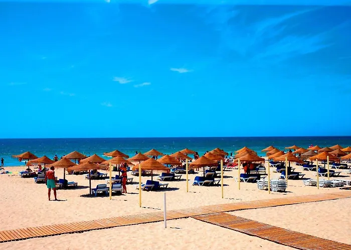 度假居 Stylish Townhouse In Centre, Shared Pool *