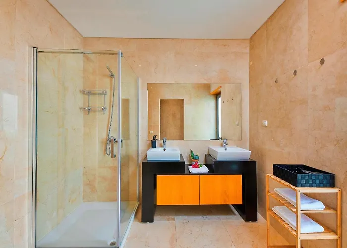 Stylish Townhouse In Centre, Shared Pool Vakantiehuis Tavira