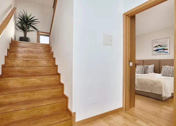 Stylish Townhouse In Centre, Shared Pool 度假居 *