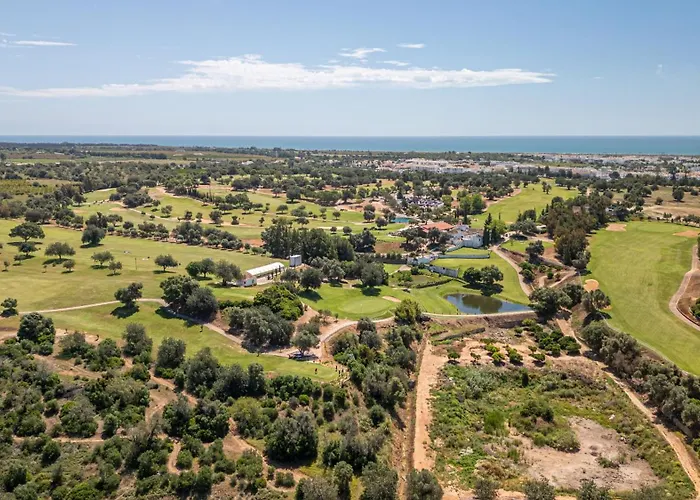 Vakantiehuis Stylish Townhouse In Centre, Shared Pool